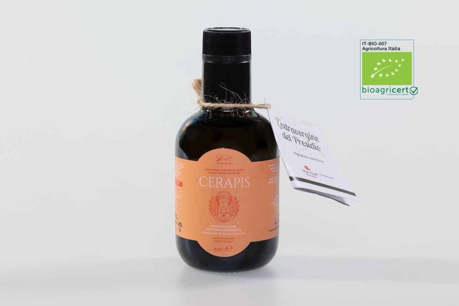 Bottiglia di olio extravergine di oliva biologico Agricolasifè Cerapis, monocultivar Ogliarola Salentina da 250ml.